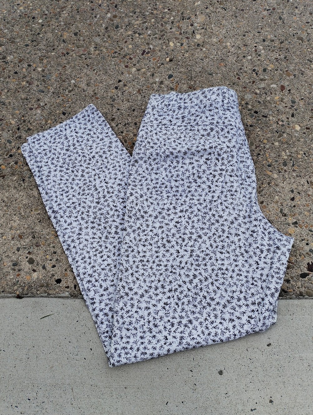 🔴Talbots Black and White Patterned Pants made in Honk kong